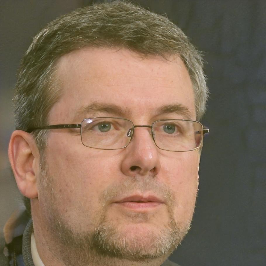 Portrait de Théo Mercier